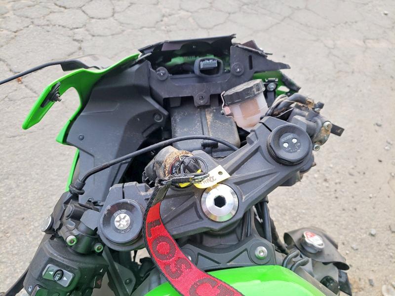 98398655 :رقم المزاد ، JKBZXJJ14SA029522 vin ، 2025 Kawasaki Zx636 مزاد بيع