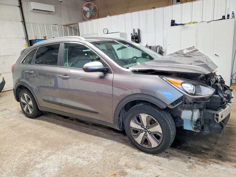 98836305 :رقم المزاد ، KNDCB3LC4H5053913 vin ، 2017 Kia Niro مزاد بيع