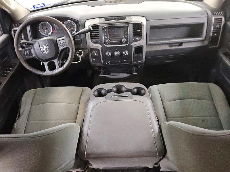 97329215 :رقم المزاد ، 3C6UR5HJ4FG586893 vin ، 2015 Ram 2500 مزاد بيع