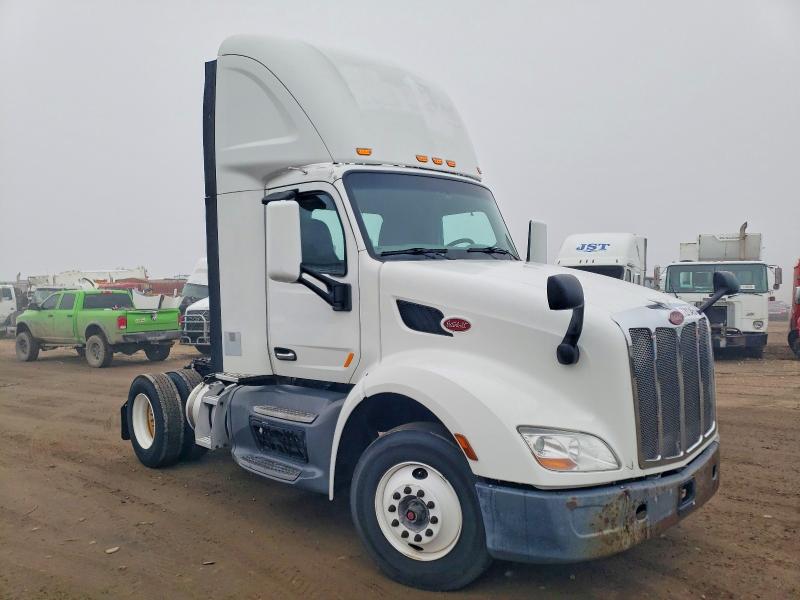 Продаж на аукціоні авто 2018 Peterbilt Tractor 579, vin: 1XPBAP8X2JD446515, номер лоту: 72813495