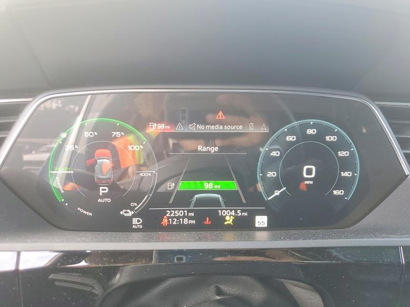 Продаж на аукціоні авто 2022 Audi E-tron, vin: WA1LAAGEXNB040609, номер лоту: 99938335