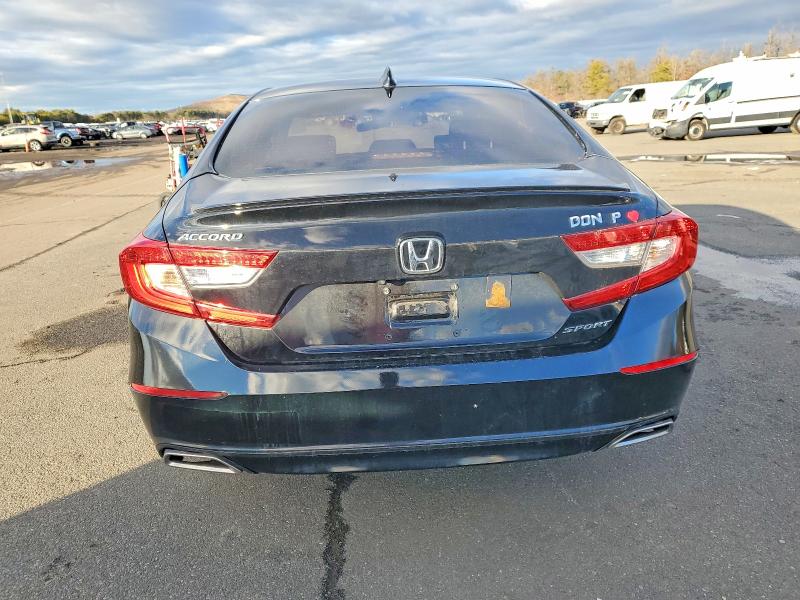 Auction sale of the 2019 Honda Accord, vin: 1HGCV1F33KA126261, lot number: 72348745