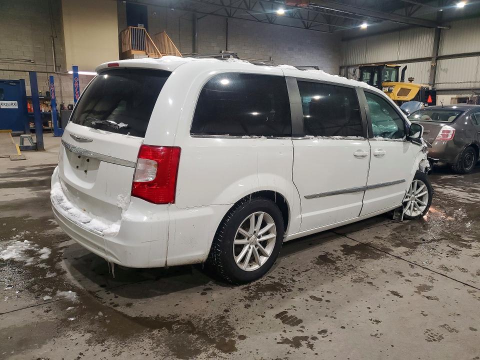 2015 Chrysler Town & Country მანქანა იყიდება აუქციონზე, vin: 2C4RC1CG2FR740256, აუქციონის ნომერი: 74364705