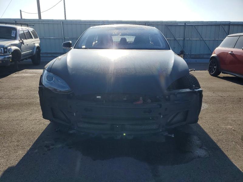 72790475 :رقم المزاد ، 5YJSA1H46FF085360 vin ، 2015 Tesla Model S مزاد بيع