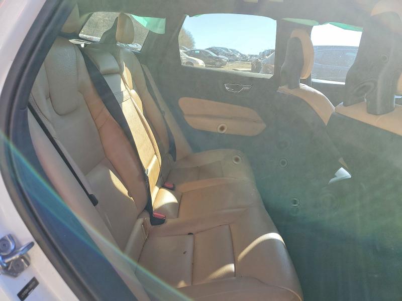 73175405 :رقم المزاد ، LYV102RK7JB083791 vin ، 2018 Volvo Xc60 مزاد بيع
