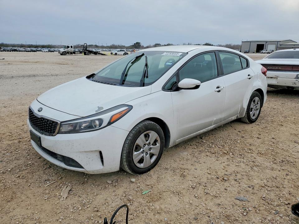 72255655 :رقم المزاد ، 3KPFK4A77HE066488 vin ، 2017 Kia Forte مزاد بيع