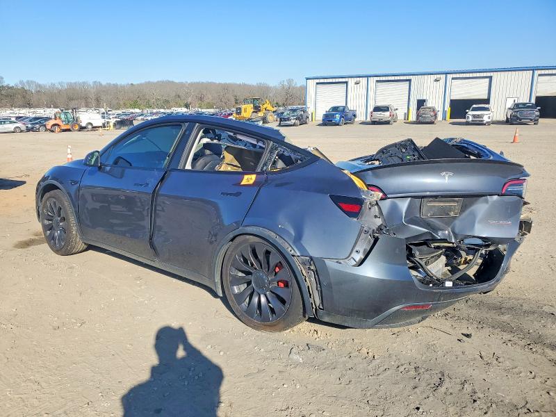 72769755 :رقم المزاد ، 7SAYGDEF0NF327383 vin ، 2022 Tesla Model Y مزاد بيع