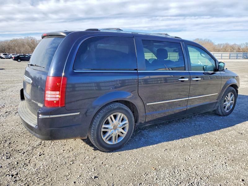 2010 Chrysler Town & Country მანქანა იყიდება აუქციონზე, vin: 2A4RR7DX3AR399565, აუქციონის ნომერი: 97834875