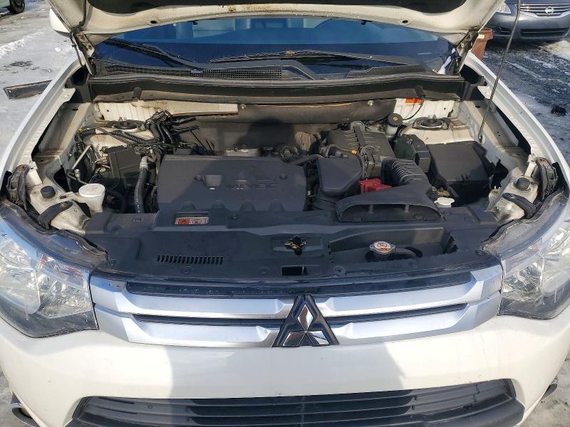 73374355 :رقم المزاد ، JA4AZ2A3XFZ601154 vin ، 2015 Mitsubishi Outlander مزاد بيع