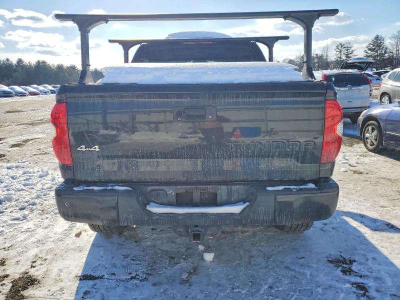 74467345 :رقم المزاد ، 5TFAY5F11HX607621 vin ، 2017 Toyota Tundra مزاد بيع