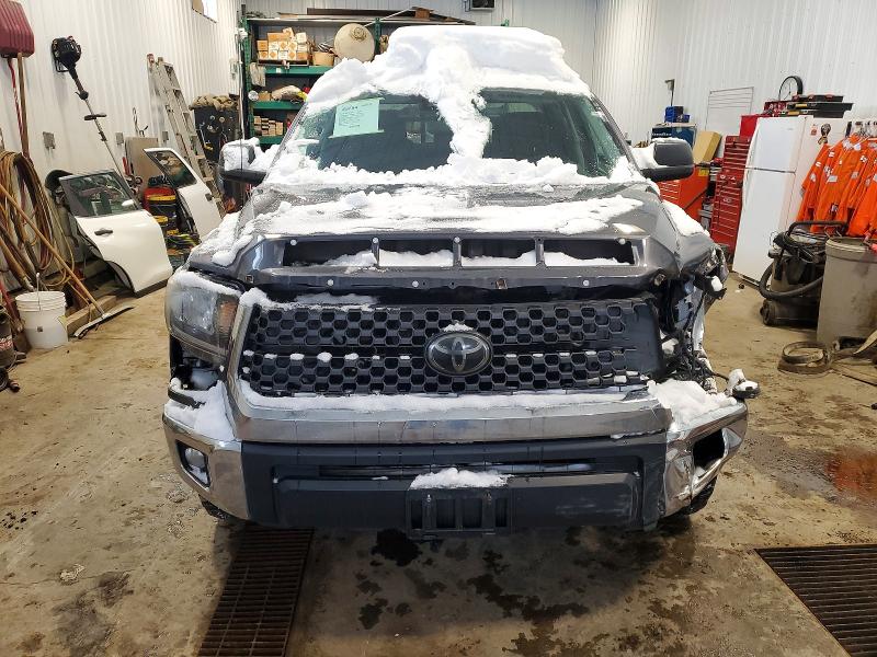 73065765 :رقم المزاد ، 5TFUY5F12JX720898 vin ، 2018 Toyota Tundra مزاد بيع