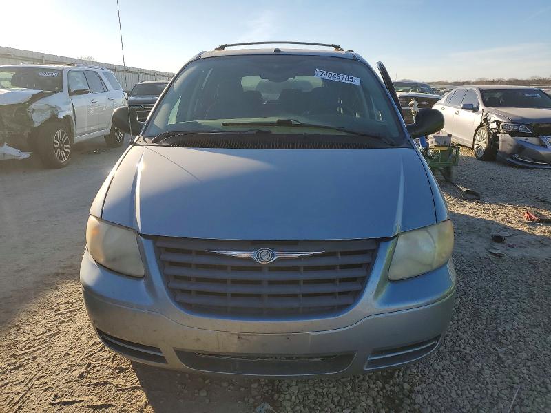 Auction sale of the 2006 Chrysler Town & Country, vin: 1A4GP45R56B589952, lot number: 74043785