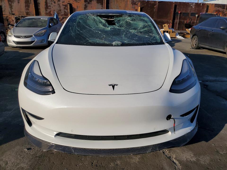 Продажа на аукционе авто 2018 Tesla Model 3, vin: 5YJ3E1EB5JF111600, номер лота: 75611155