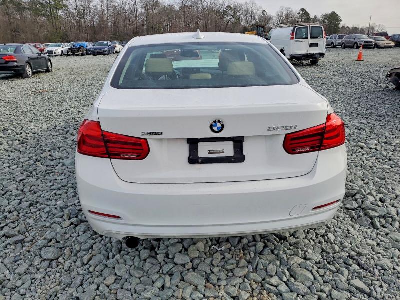 Продаж на аукціоні авто 2018 Bmw 320, vin: WBA8E5G57JNV02315, номер лоту: 99204395