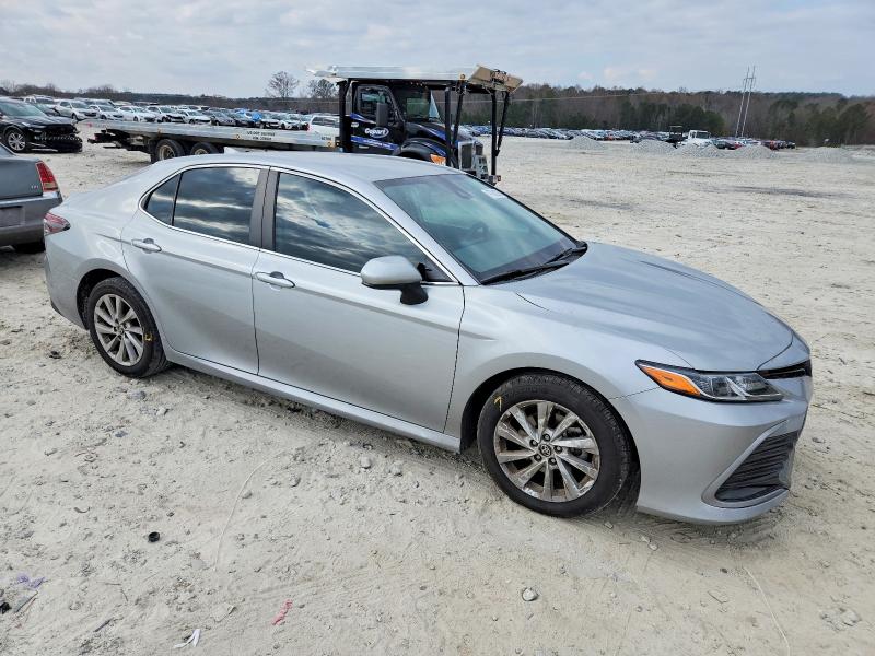 97982685 :رقم المزاد ، 4T1C11AK1NU076788 vin ، 2022 Toyota Camry مزاد بيع