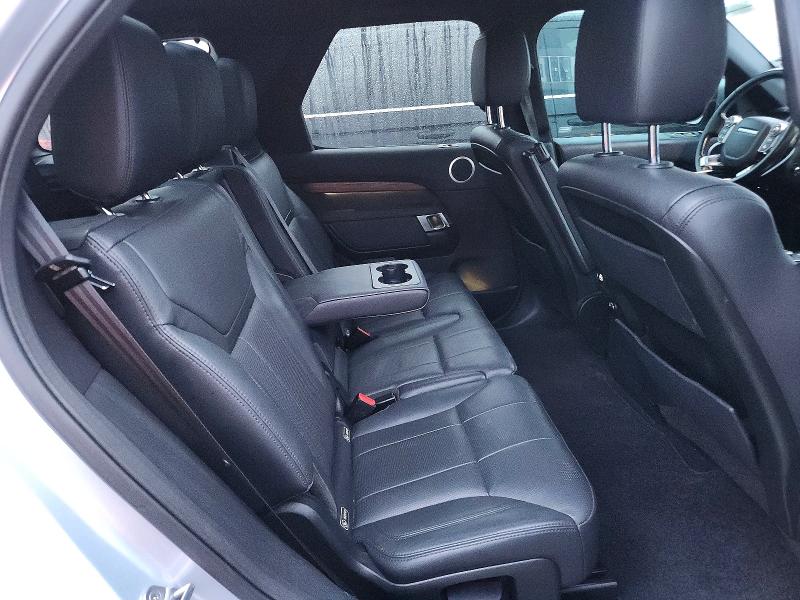 74131025 :رقم المزاد ، SALRRBBKXHA031097 vin ، 2017 Land Rover Discovery مزاد بيع