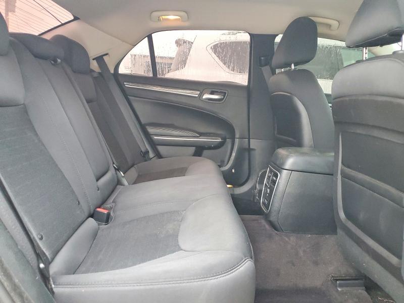 98015345 :رقم المزاد ، 2C3CCAAGXJH208233 vin ، 2018 Chrysler 300 مزاد بيع