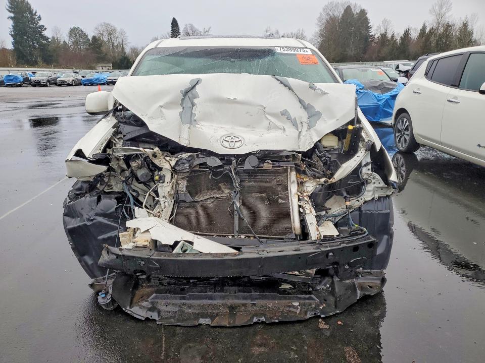 Продажа на аукционе авто 2017 Toyota Sienna, vin: 5TDYZ3DCXHS810324, номер лота: 75399075