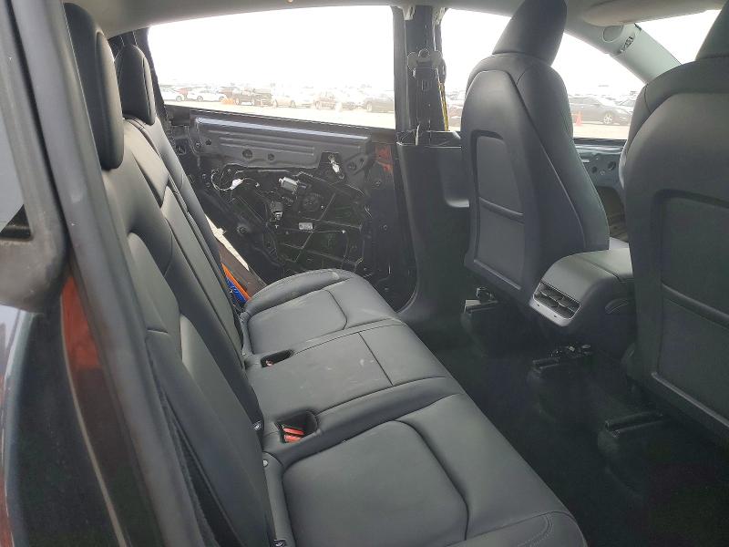 2025 Tesla Model Y მანქანა იყიდება აუქციონზე, vin: 7SAYGDED8SF262079, აუქციონის ნომერი: 74430915