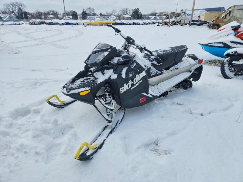 73839465 :رقم المزاد ، 2BPSBHJB0JV000497 vin ، 2018 Ski Mxz مزاد بيع