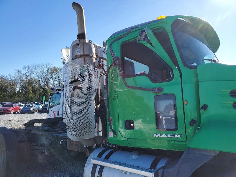 Продажа на аукционе авто 2011 Mack 600 Cxu600, vin: 1M1AW09YXBM012552, номер лота: 73871425