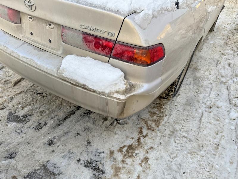 1998 Toyota Camry მანქანა იყიდება აუქციონზე, vin: 4T1BG22KXWU836748, აუქციონის ნომერი: 73780485