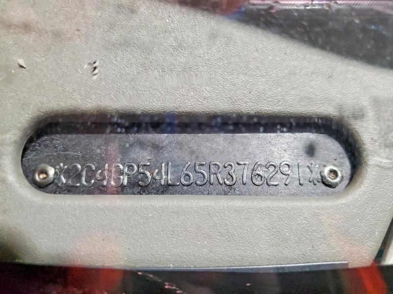 73347155 :رقم المزاد ، 2C4GP54L65R376291 vin ، 2005 Chrysler Town & Country مزاد بيع
