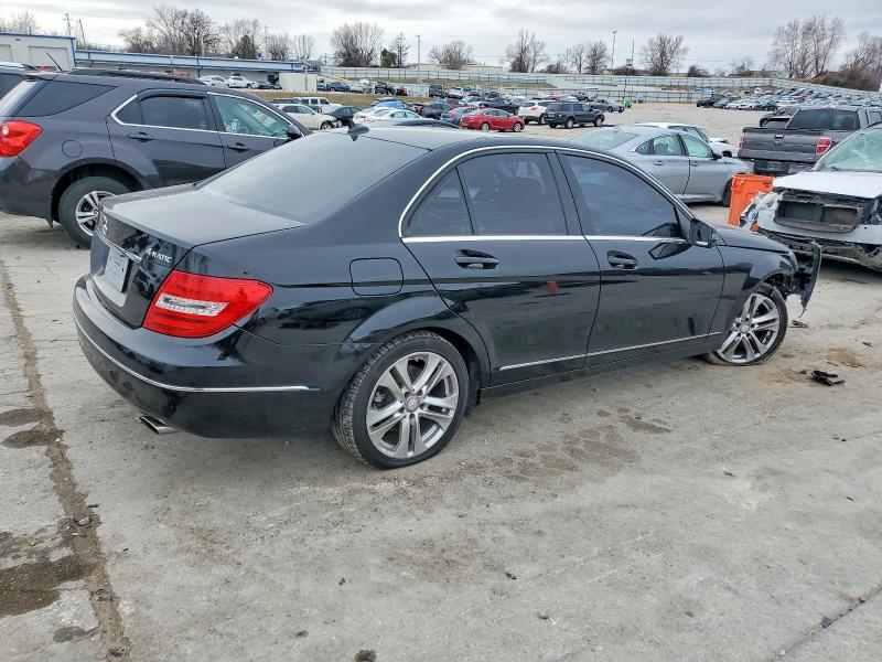 Продажа на аукционе авто 2013 Mercedes-benz C, vin: WDDGF8AB3DR251856, номер лота: 99764295