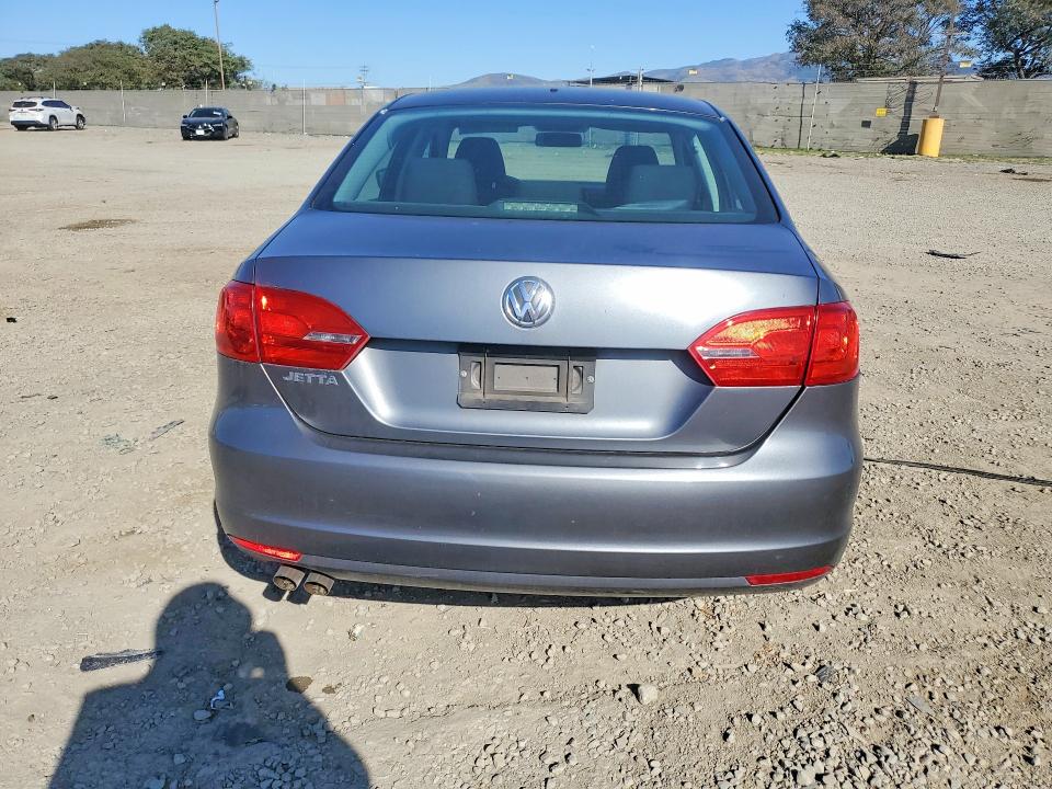 2014 Volkswagen Jetta მანქანა იყიდება აუქციონზე, vin: 3VW2K7AJ2EM444999, აუქციონის ნომერი: 75271495