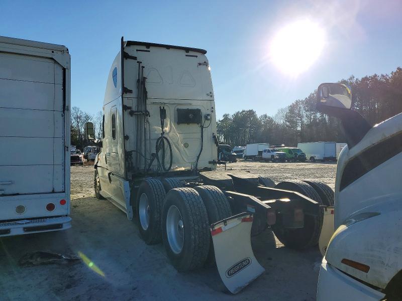 98759535 :رقم المزاد ، 1FUJGLD56GLGU8860 vin ، 2016 Freightliner Cascadia 125 مزاد بيع
