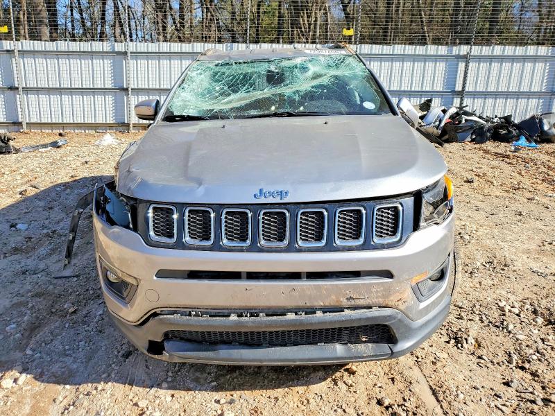 72987495 :رقم المزاد ، 3C4NJDBB6LT117372 vin ، 2020 Jeep Compass مزاد بيع