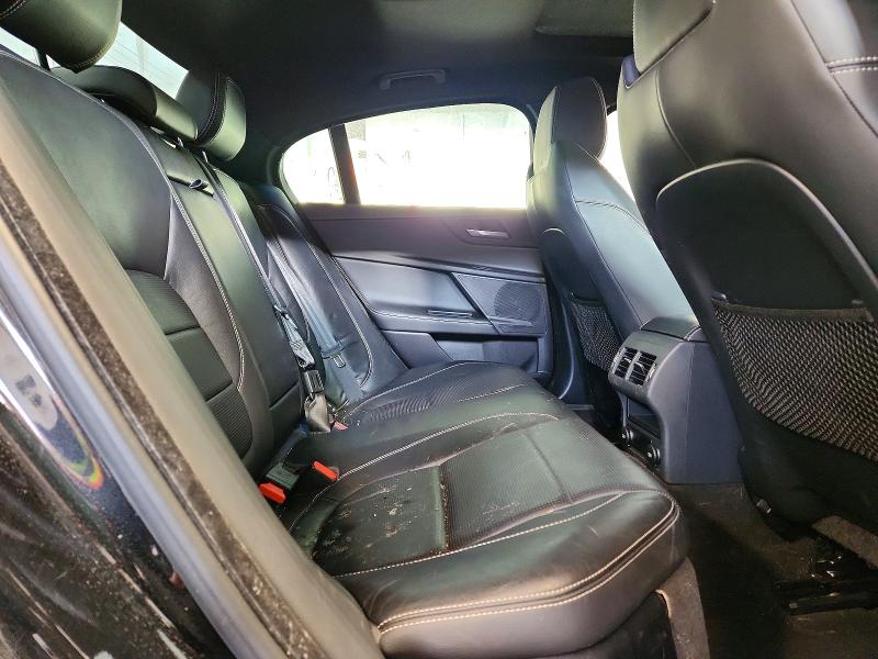 72651675 :رقم المزاد ، SAJAM4FV7JCP17161 vin ، 2018 Jaguar Xe مزاد بيع