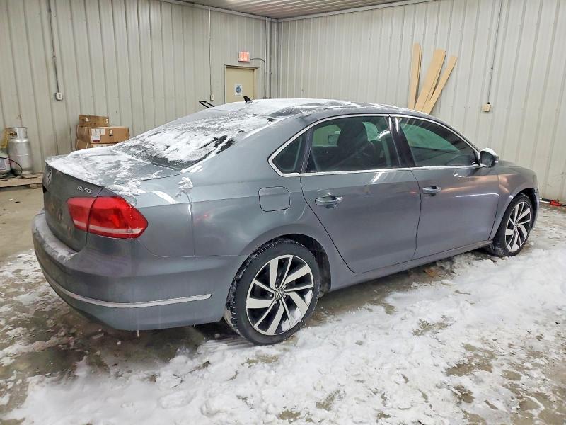 2015 Volkswagen Passat მანქანა იყიდება აუქციონზე, vin: 1VWCV7A30FC027672, აუქციონის ნომერი: 74739505