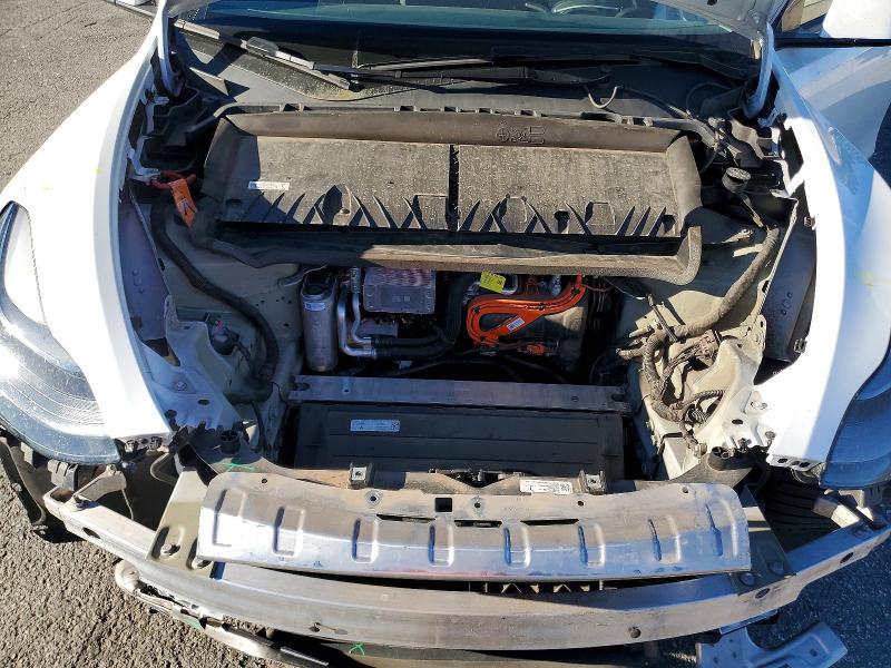 2024 Tesla Model Y მანქანა იყიდება აუქციონზე, vin: 7SAYGDED8RF153048, აუქციონის ნომერი: 72662925