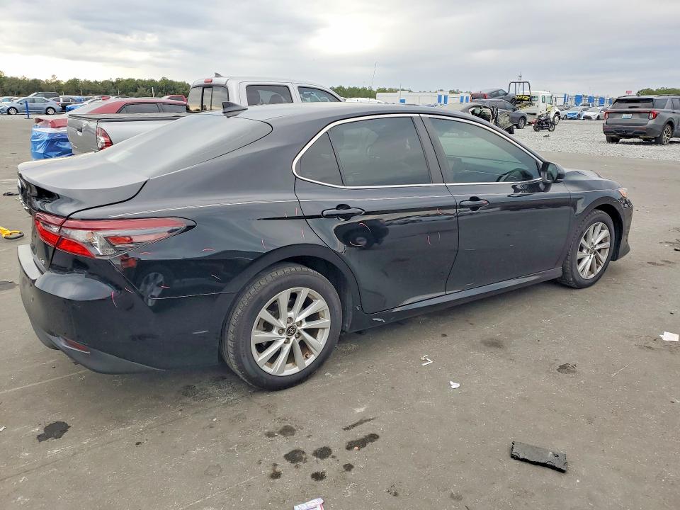 Продаж на аукціоні авто 2021 Toyota Camry, vin: 4T1C11AK6MU581627, номер лоту: 50733886
