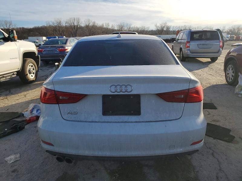 98678915 :رقم المزاد ، WAUACGFF7F1007396 vin ، 2015 Audi A3 مزاد بيع