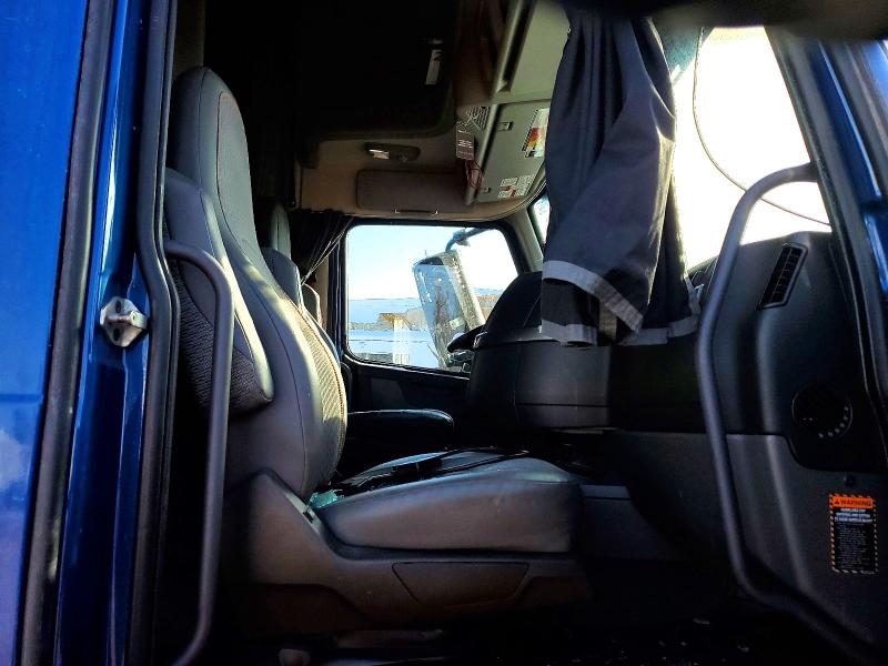 Продаж на аукціоні авто 2022 Volv Vn, vin: 4V4NC9EH5NN299144, номер лоту: 74470055