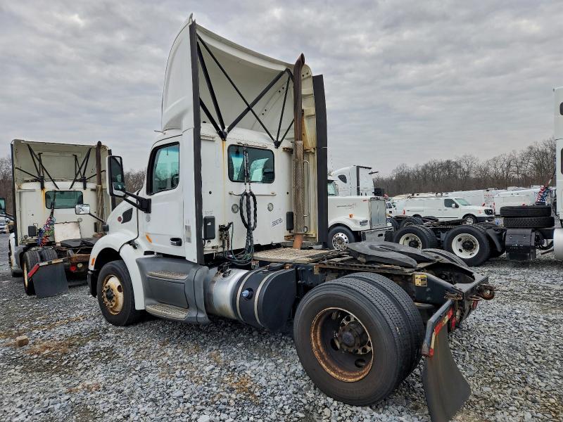 Продаж на аукціоні авто 2017 Peterbilt 579, vin: 1XPBA48X8HD428853, номер лоту: 93062165