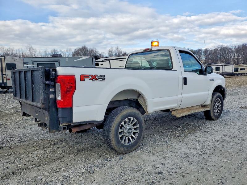 74653795 :رقم المزاد ، 1FTWF31505ED06811 vin ، 2005 Ford F350 Srw S مزاد بيع