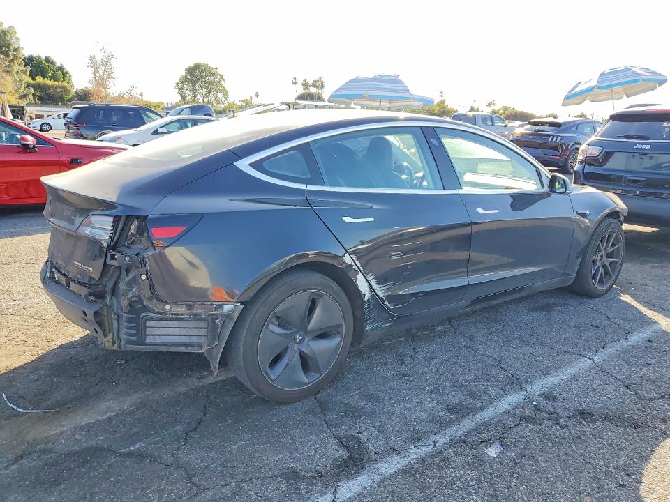 Продаж на аукціоні авто 2018 Tesla Model 3, vin: 5YJ3E1EB3JF070660, номер лоту: 75500105