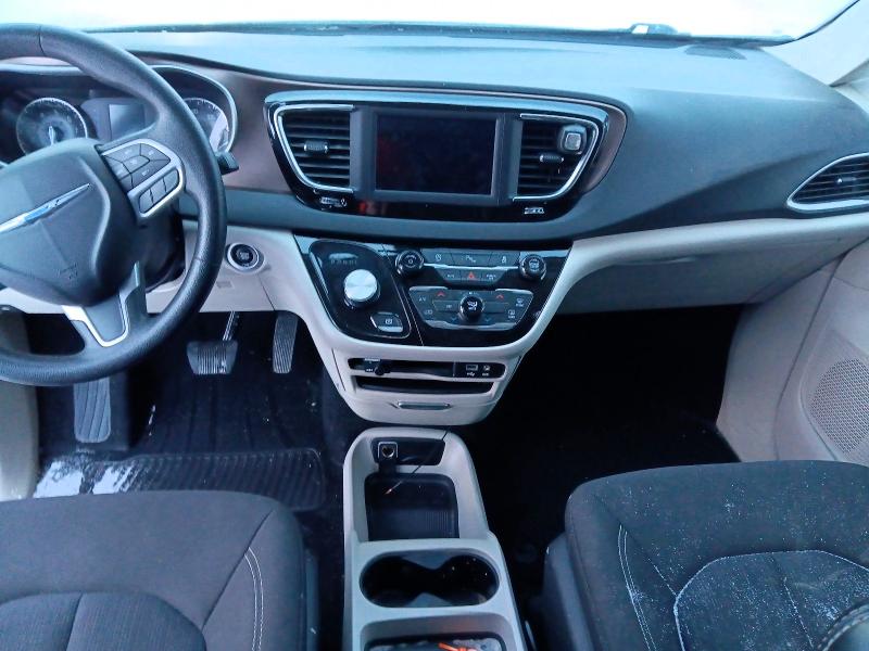 98830235 :رقم المزاد ، 2C4RC1AG0LR118625 vin ، 2020 Chrysler Voyager مزاد بيع