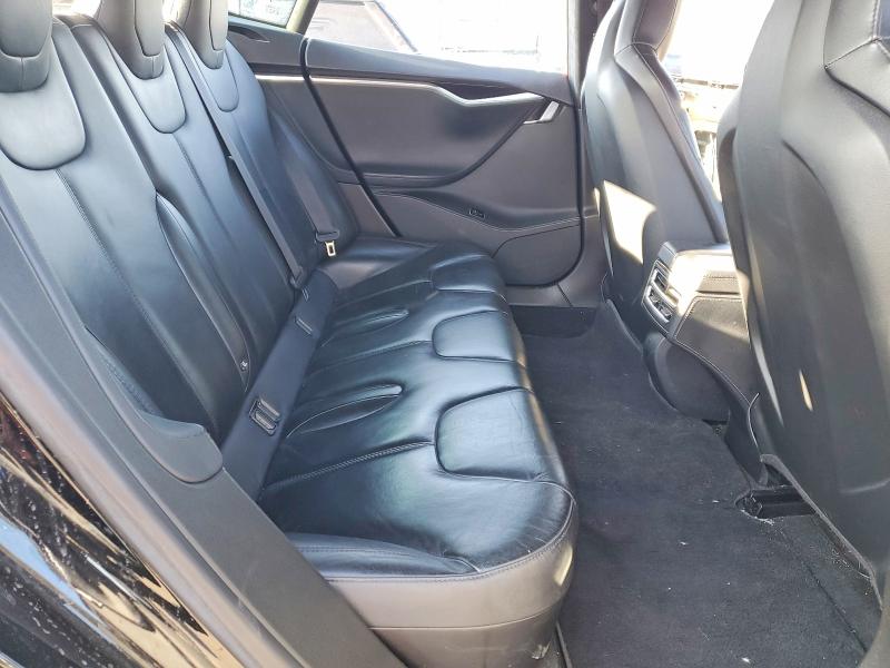 72790475 :رقم المزاد ، 5YJSA1H46FF085360 vin ، 2015 Tesla Model S مزاد بيع