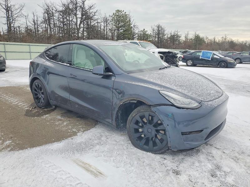 98216635 :رقم المزاد ، 5YJYGDEE3MF158057 vin ، 2021 Tesla Model Y مزاد بيع