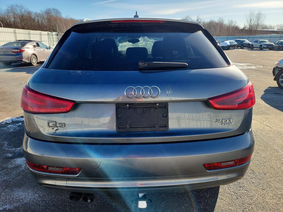 2015 Audi Q3 მანქანა იყიდება აუქციონზე, vin: WA1EFCFS7FR005421, აუქციონის ნომერი: 47097476