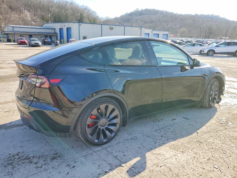 2024 Tesla Y მანქანა იყიდება აუქციონზე, vin: 7SAYGDEF7RA264611, აუქციონის ნომერი: 72651595