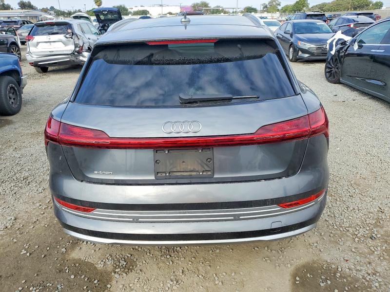 Продажа на аукционе авто 2019 Audi E-tron, vin: WA1VAAGE3KB008427, номер лота: 74249325