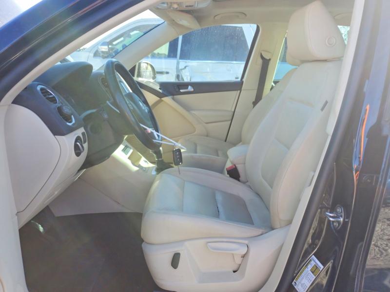 2014 Volkswagen Tiguan მანქანა იყიდება აუქციონზე, vin: WVGAV3AXXEW564273, აუქციონის ნომერი: 74191365