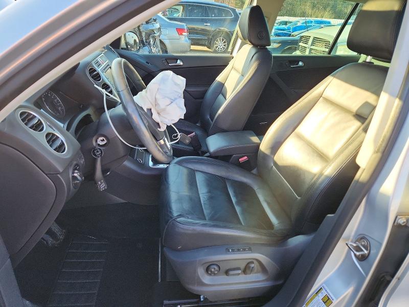 2011 Volkswagen Tiguan მანქანა იყიდება აუქციონზე, vin: WVGBV7AX7BW561354, აუქციონის ნომერი: 99241335