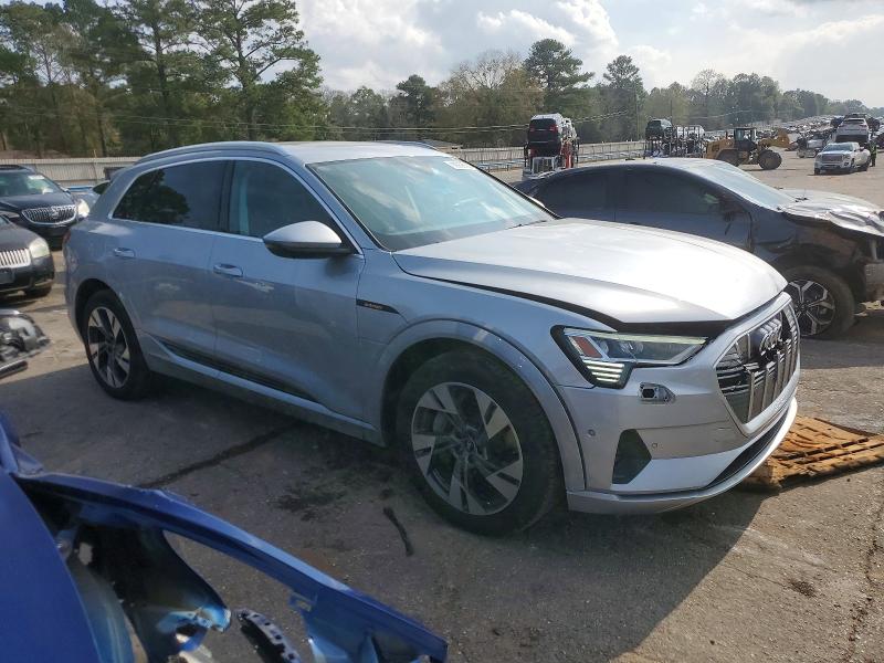 Продаж на аукціоні авто 2022 Audi E-tron, vin: WA1LAAGEXNB040609, номер лоту: 99938335
