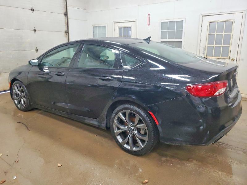 72320825 :رقم المزاد ، 1C3CCCDG0FN618464 vin ، 2015 Chrysler 200 مزاد بيع